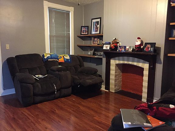 5th image of 105 Bloomsbury Ave