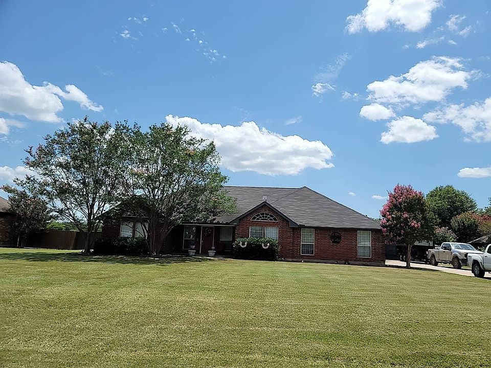 1st image of 1006 Oak Hollow Ln