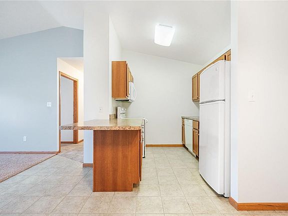 5th image of 135 Arlington Dr #503