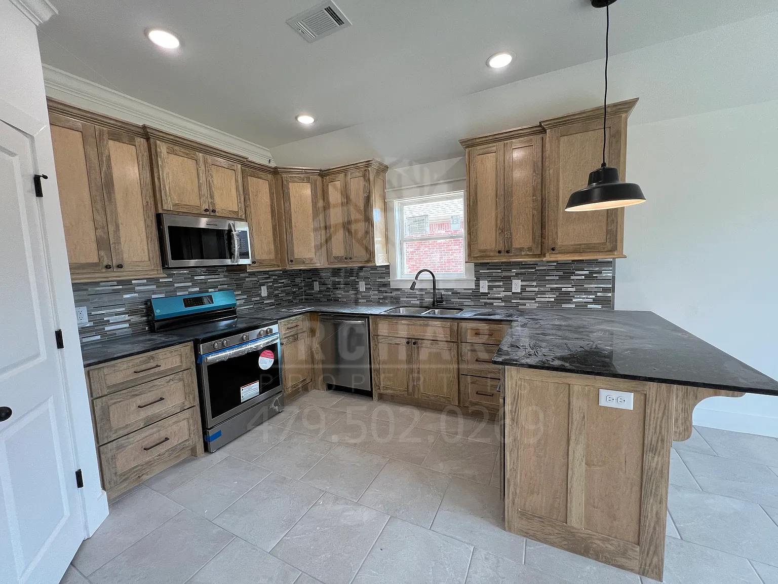 3 bed, 1607 sqft, $1,875 — Photo 3
