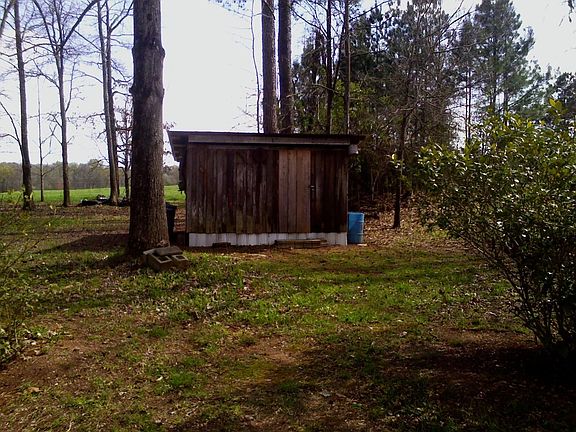 Surrounded by big acreage farms...Quiet/Private NOT a RV par