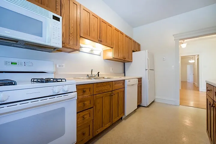 5706-10 S. Blackstone Ave — Photo 10
