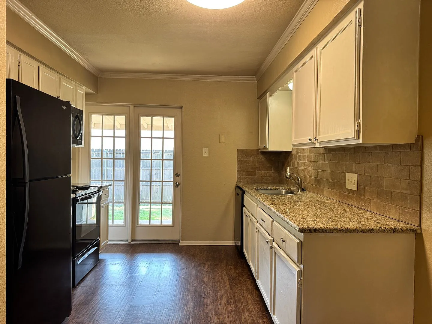 8414 Cambridge #C25 - 2 bed 1 bath — Photo 4