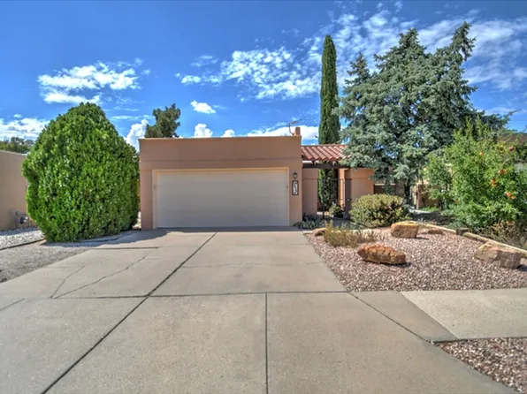 5835 Elmwood Dr NE, Albuquerque, NM 87109