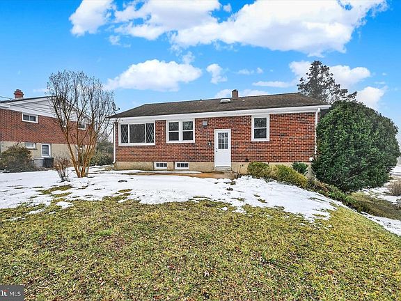 3rd image of 2302 Weathervane Rd