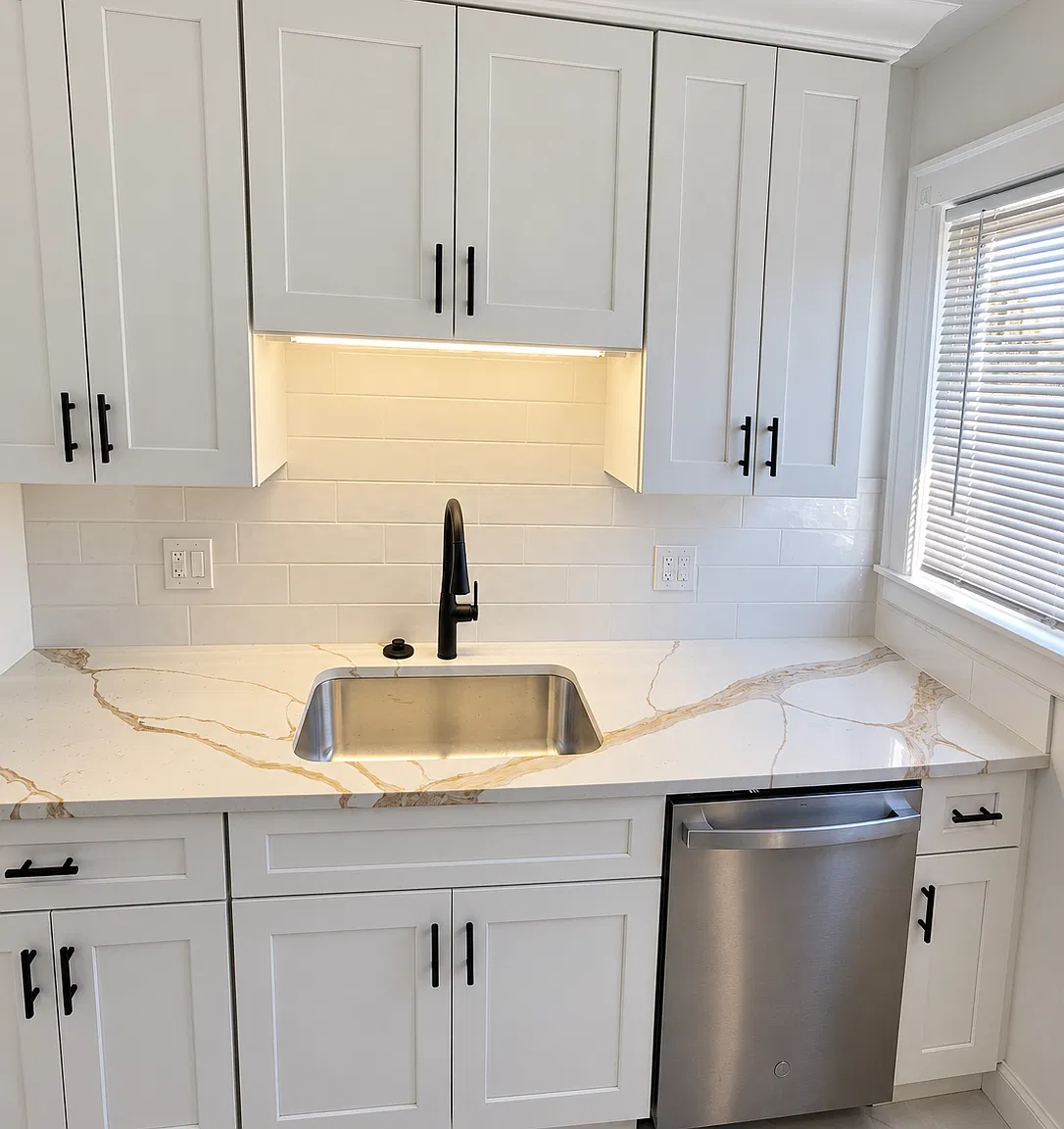 674 Highland St — Photo 2