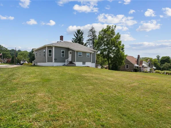 2005 Pennsylvania Ave, Irwin, PA 15642