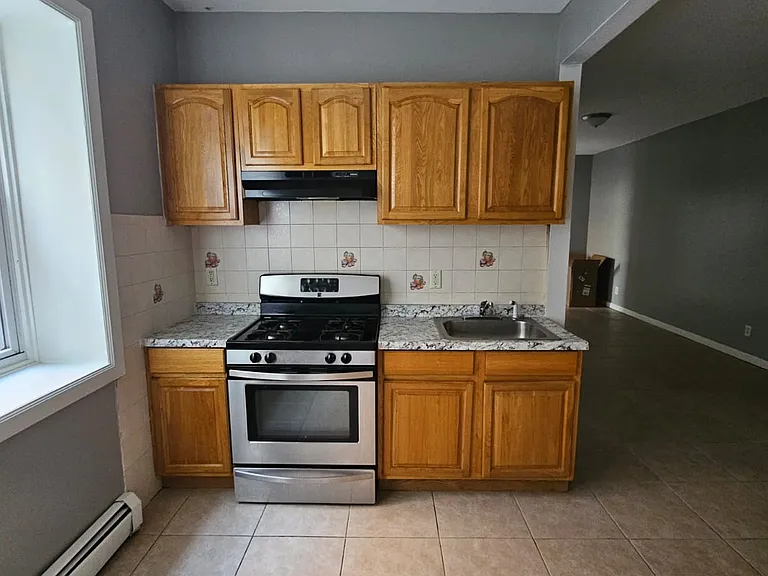 66 N 9th St #2E — Photo 8