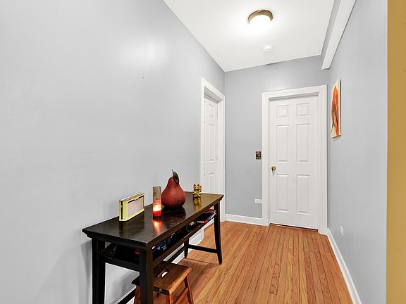 2nd image of 5152 N Avers Ave #1