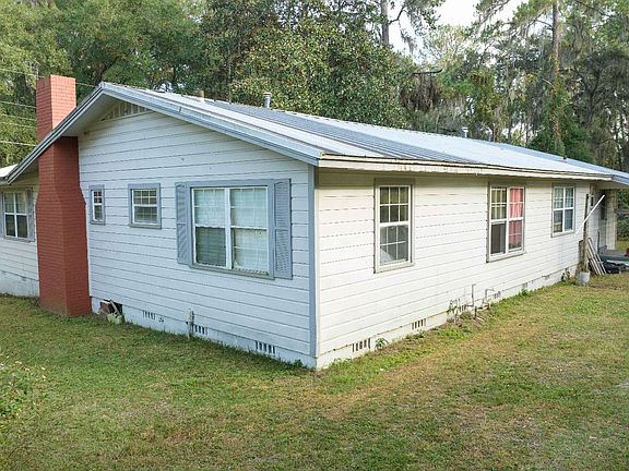 4th image of 750 SE Margaret Dr