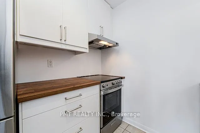 550 Front St W #427 — Photo 5