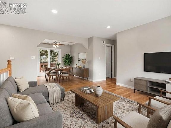 3rd image of 4539 Bella Dr