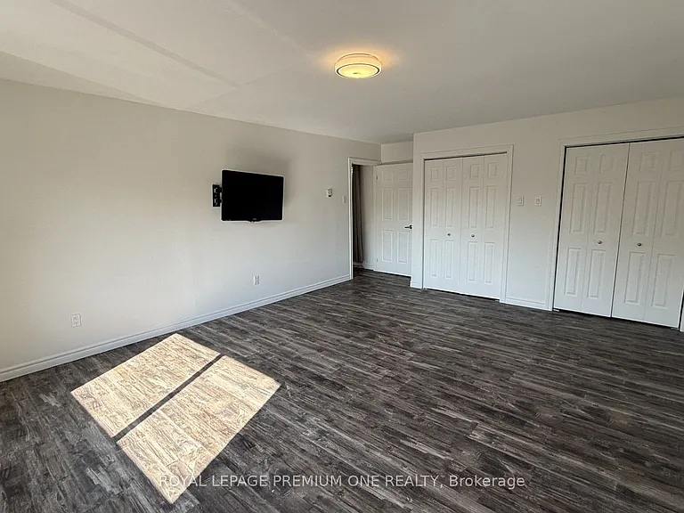 512 Mosley St #WHOLE HOUSE — Photo 5