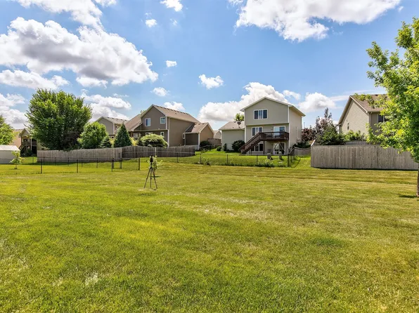 590 SE Ashton Ct, Waukee, IA 50263