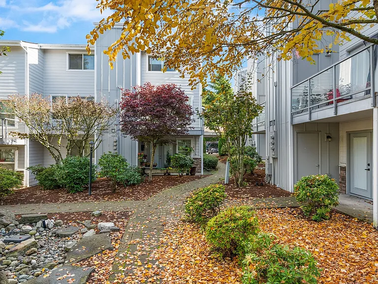 Everett Cove — Photo 14