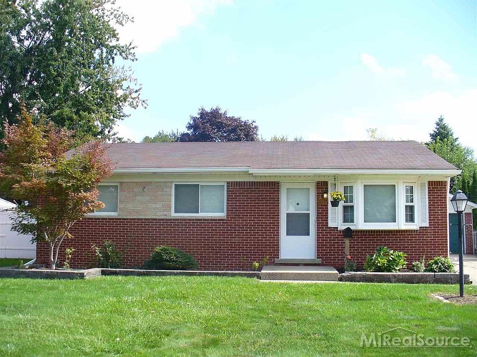1st image of 38536 Monterey Dr