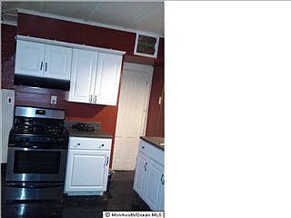 2nd image of 929 Summerfield Ave