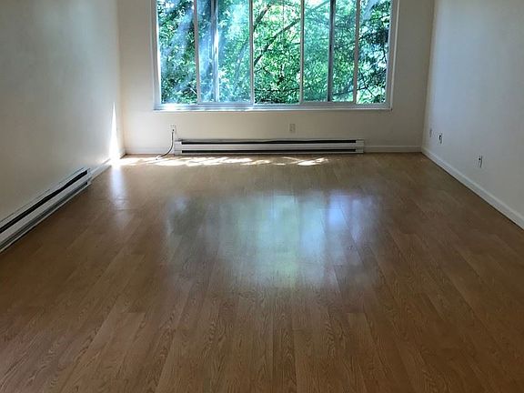 3rd image of 111 25th Ave E APT 204