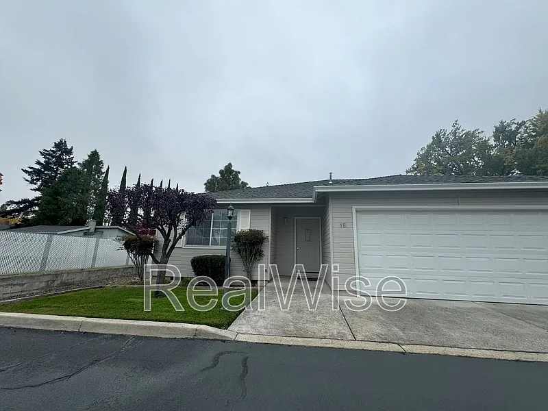 1221 Skeeters Ln — Photo 4