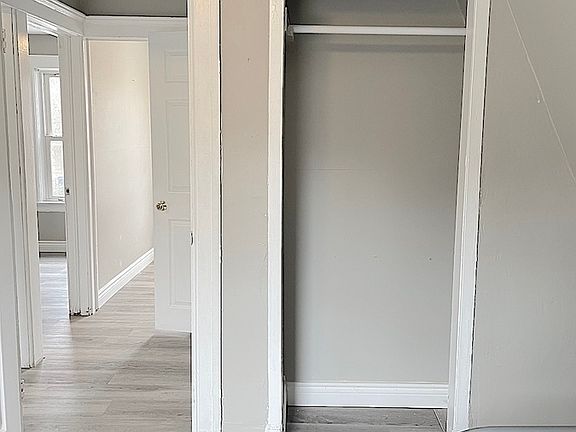 4th image of 384 Josephine Ave