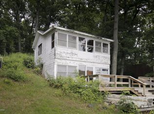 5749 Head Lake Rd, Hastings, MI 49058
