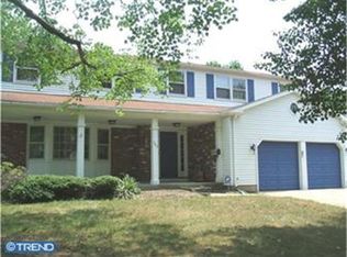 702 Hunters Ln, Mount Laurel, NJ 08054