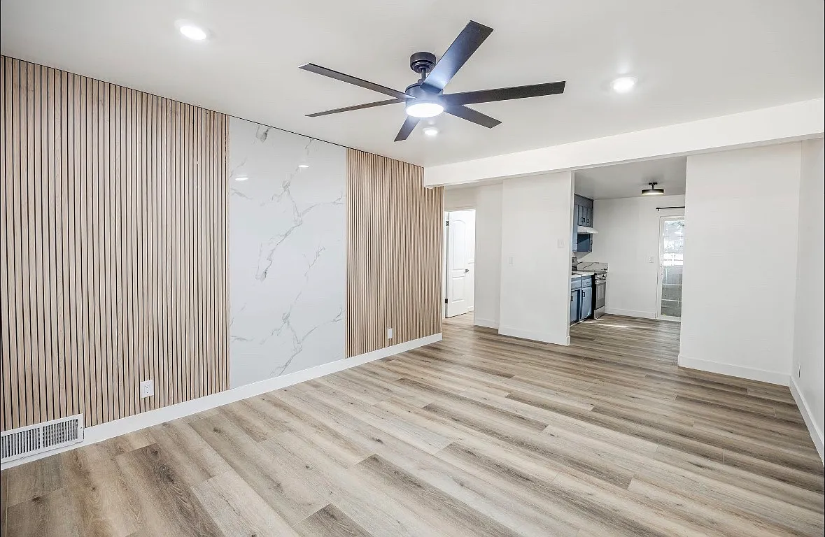 2 bed, 850 sqft, $1,795 — Photo 1