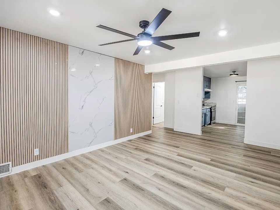 16 Regent Ln #3