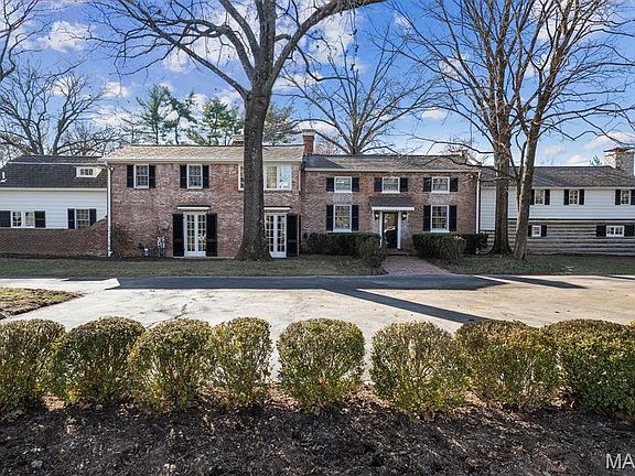 3rd image of 9928 Litzsinger Rd