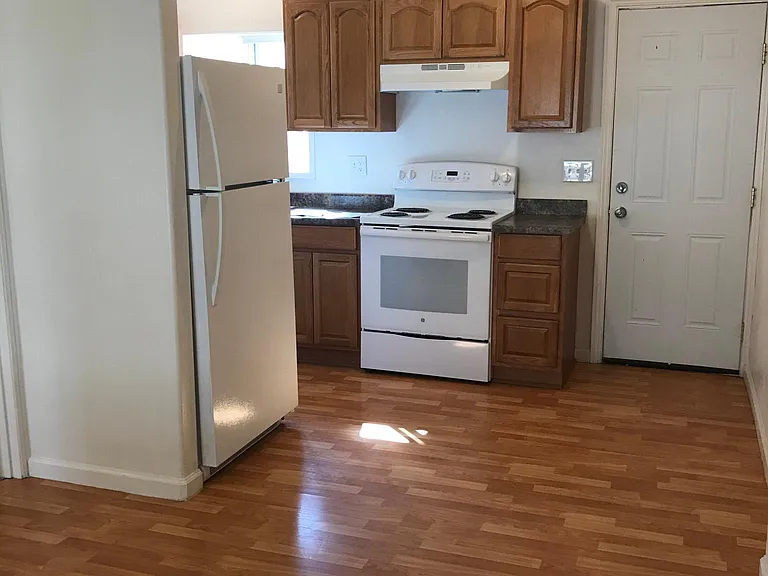 3486 Lakeshore Blvd #5 — Photo 9