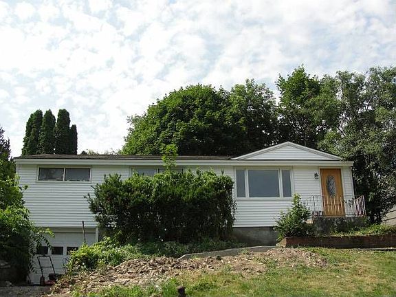3rd image of 108 Stockton Pl