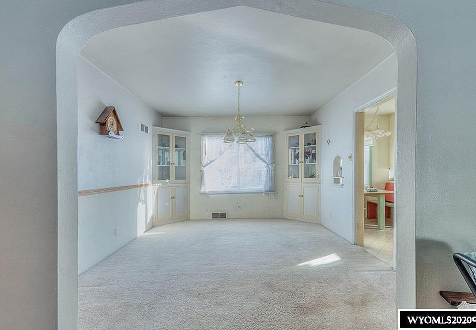 1st image of 705 N Broadway Ave