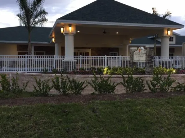 2117 Earl Rd, Fort Myers, FL 33901