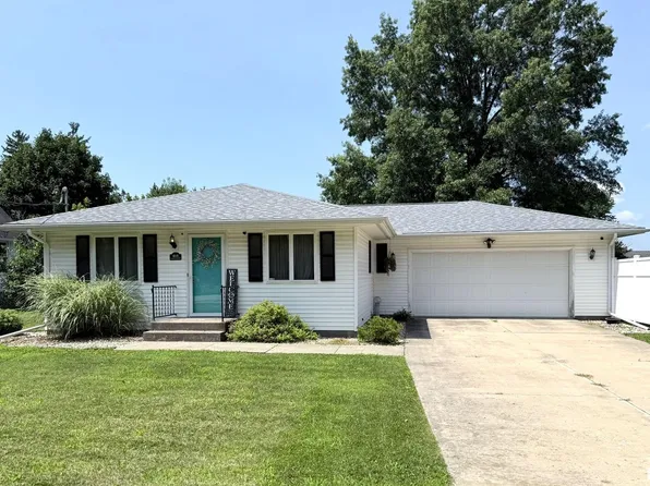 615 N Depot St, Altona, IL 61414