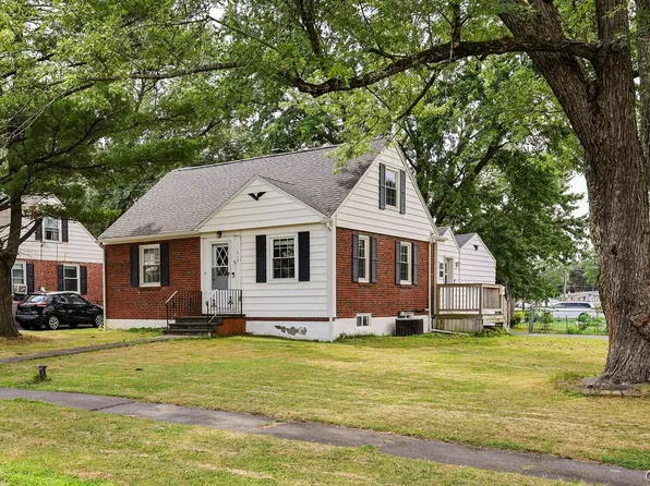 315 Russell Ave, Liverpool, NY 13088