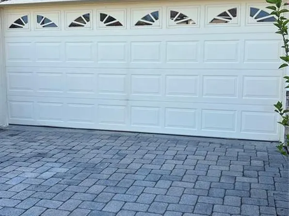 10864 Cory Lake Dr, Tampa, FL 33647