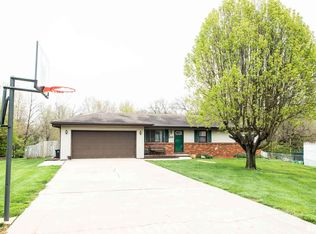 130 Redwing Ct, Chatham, IL 62629