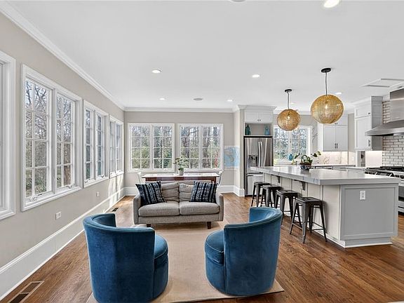 5th image of 377 Camden Rd NE