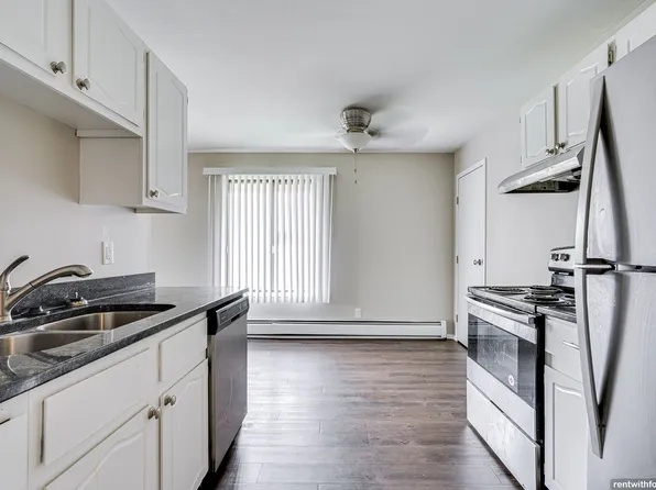 Camelot Court Apartments (Calumet Terrace)