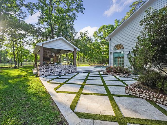 5th image of 2207 Longmire Rd