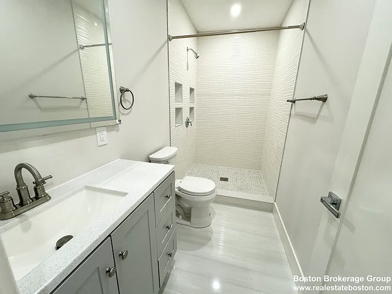 147 E Cottage St #2 — Photo 6