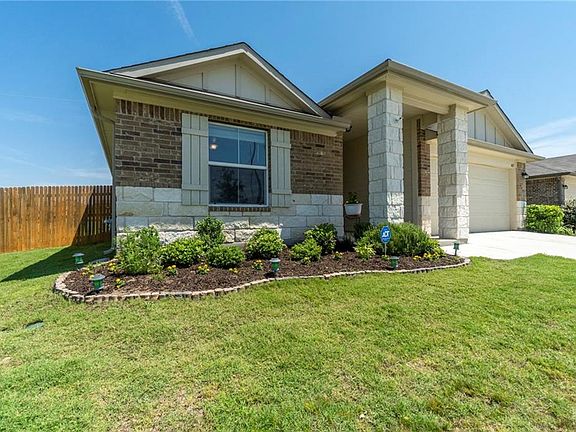 3rd image of 405 Marimoor Dr