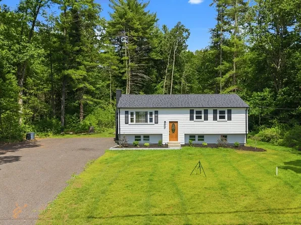 159 Walnut St, Halifax, MA 02338