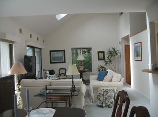 4 Beechland Pl, Middletown, RI 02842