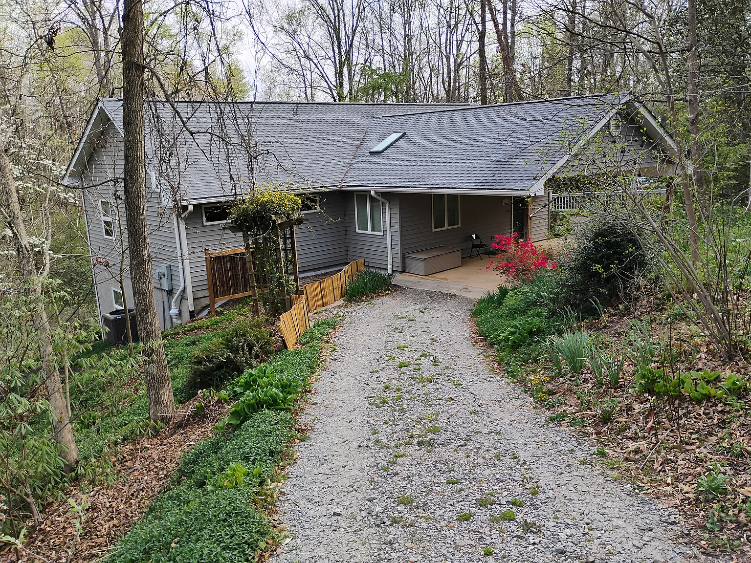 17 Ambler Rd — Photo 3