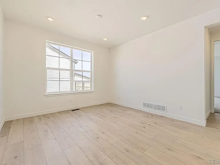 39450 Congress Ln — Photo 2