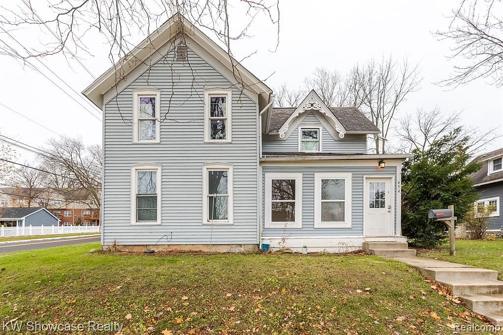 654 Hickory St, Milford, MI 48381 Zillow