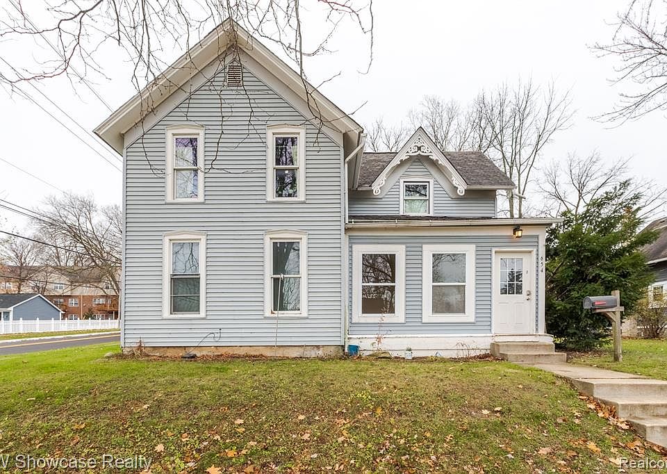 654 Hickory St, Milford, MI 48381 Zillow