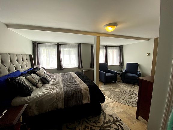 2nd image of 416 Baker St #1