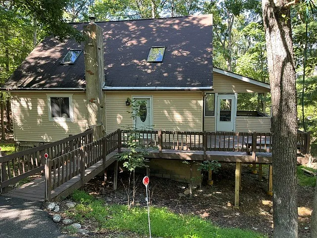 3 bed, 1792 sqft, $2,100 — Photo 2